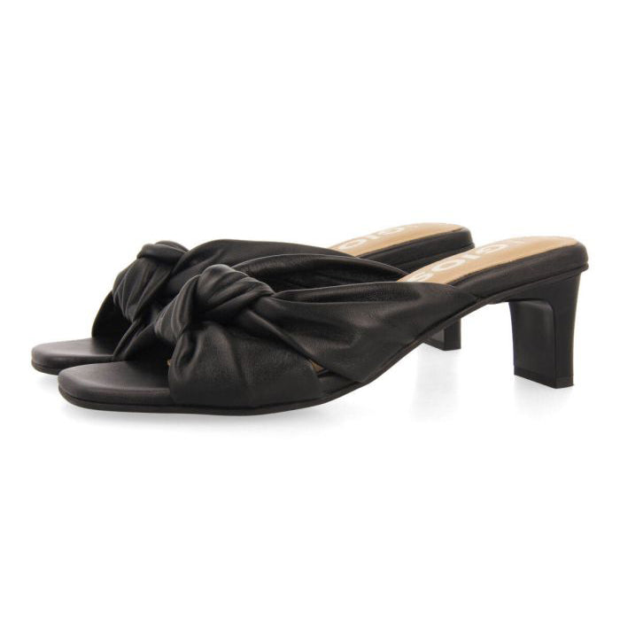 Gioseppo donna sandali in pelle neri con fiocco e tacco