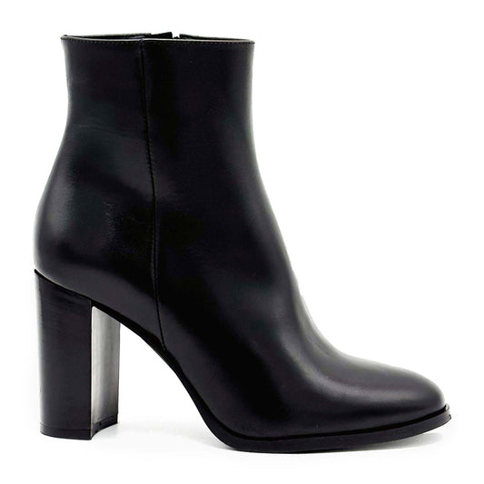 Elisa Lanci Glam Shoes Stivaletto tronchetto in pelle con tacco  blocco Nero
