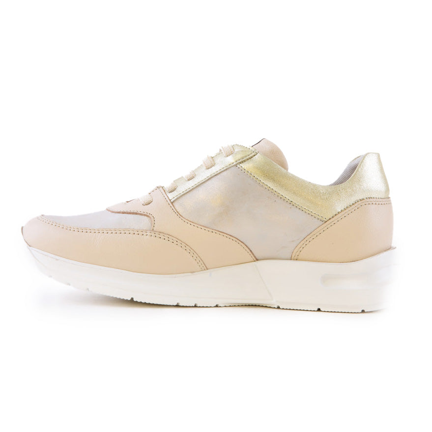 CallagHan Sneakers Nude