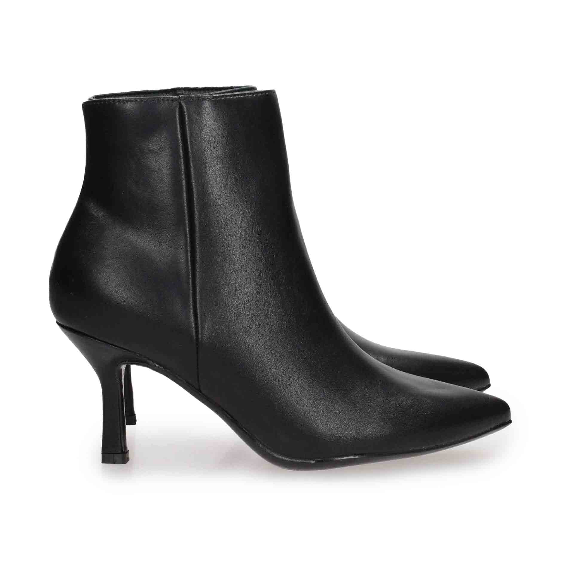 Stivaletti in pelle tacco 75 Nero