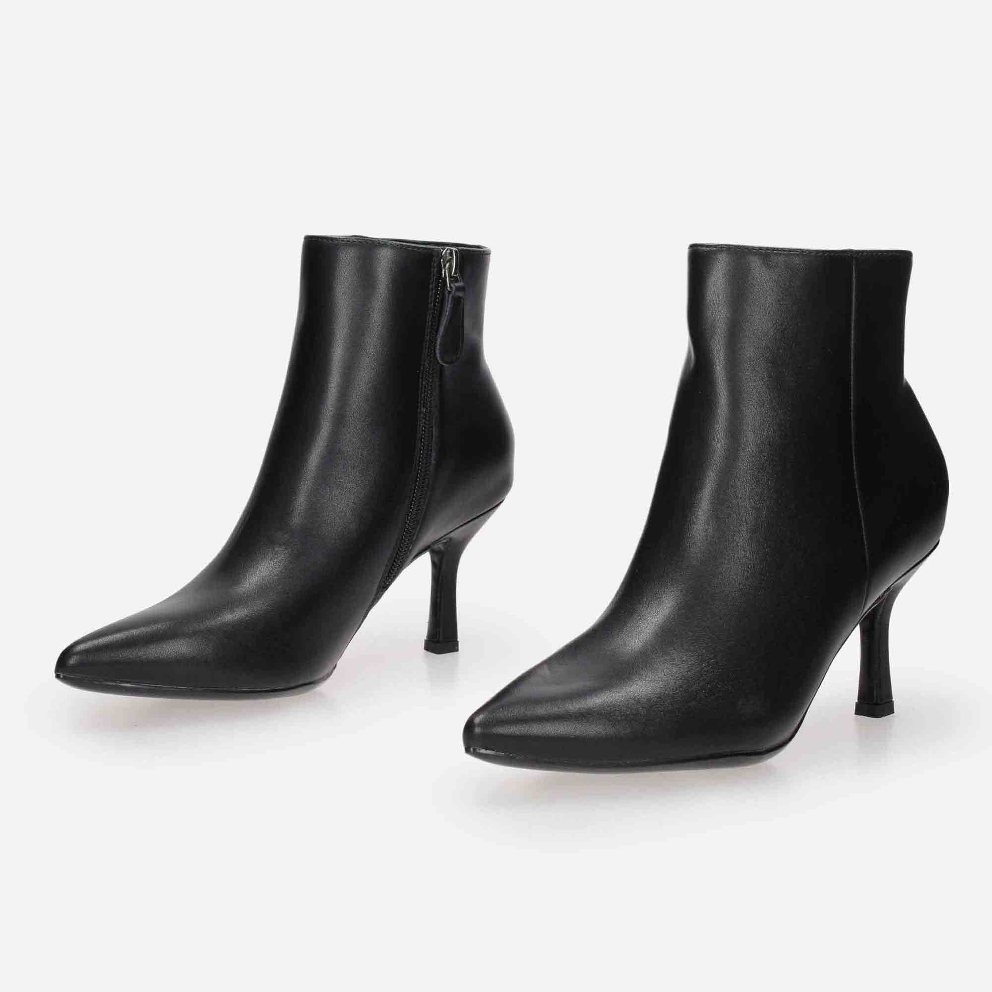 Stivaletti in pelle tacco 75 Nero
